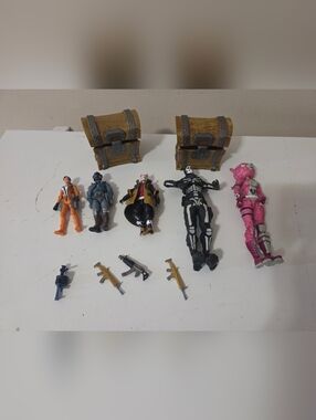 Fortnite action figures and accessories